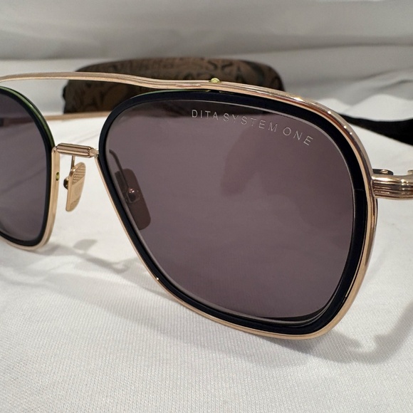 NEW! DITA SYSTEM-ONE DTS103-02-GLD-MID Gold frames w/ Brown Gradient Lens - Picture 2 of 8